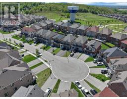 6 BYBLOS COURT, East Gwillimbury, Ontario
