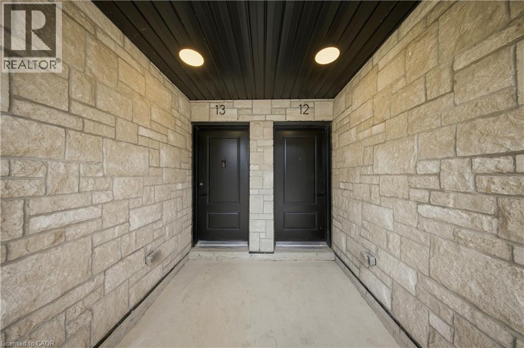 2 Slessor Boulevard Unit# 12, Grimsby, Ontario  L3M 5J4 - Photo 4 - 40857774