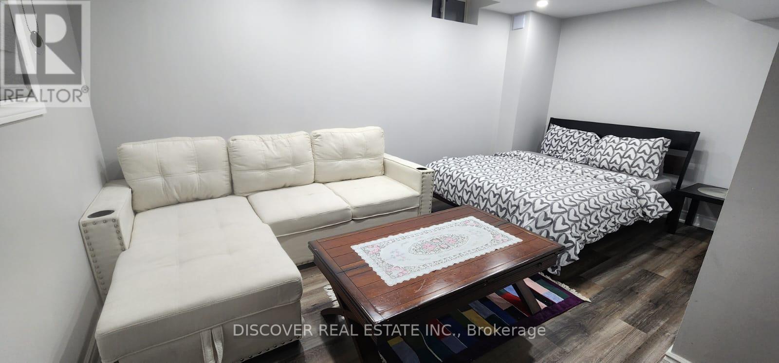 5806 Rainberry Drive, Mississauga, Ontario  L5M 6S2 - Photo 12 - W13724184
