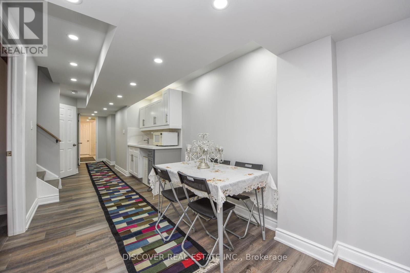 5806 Rainberry Drive, Mississauga, Ontario  L5M 6S2 - Photo 16 - W13724184