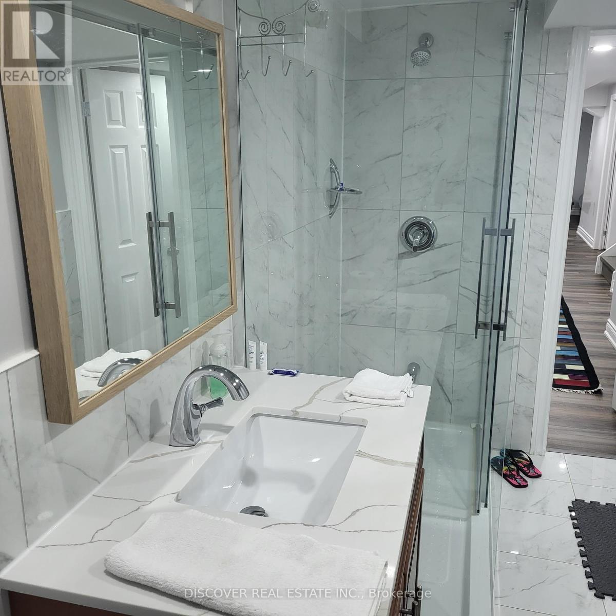 5806 Rainberry Drive, Mississauga, Ontario  L5M 6S2 - Photo 5 - W13724184