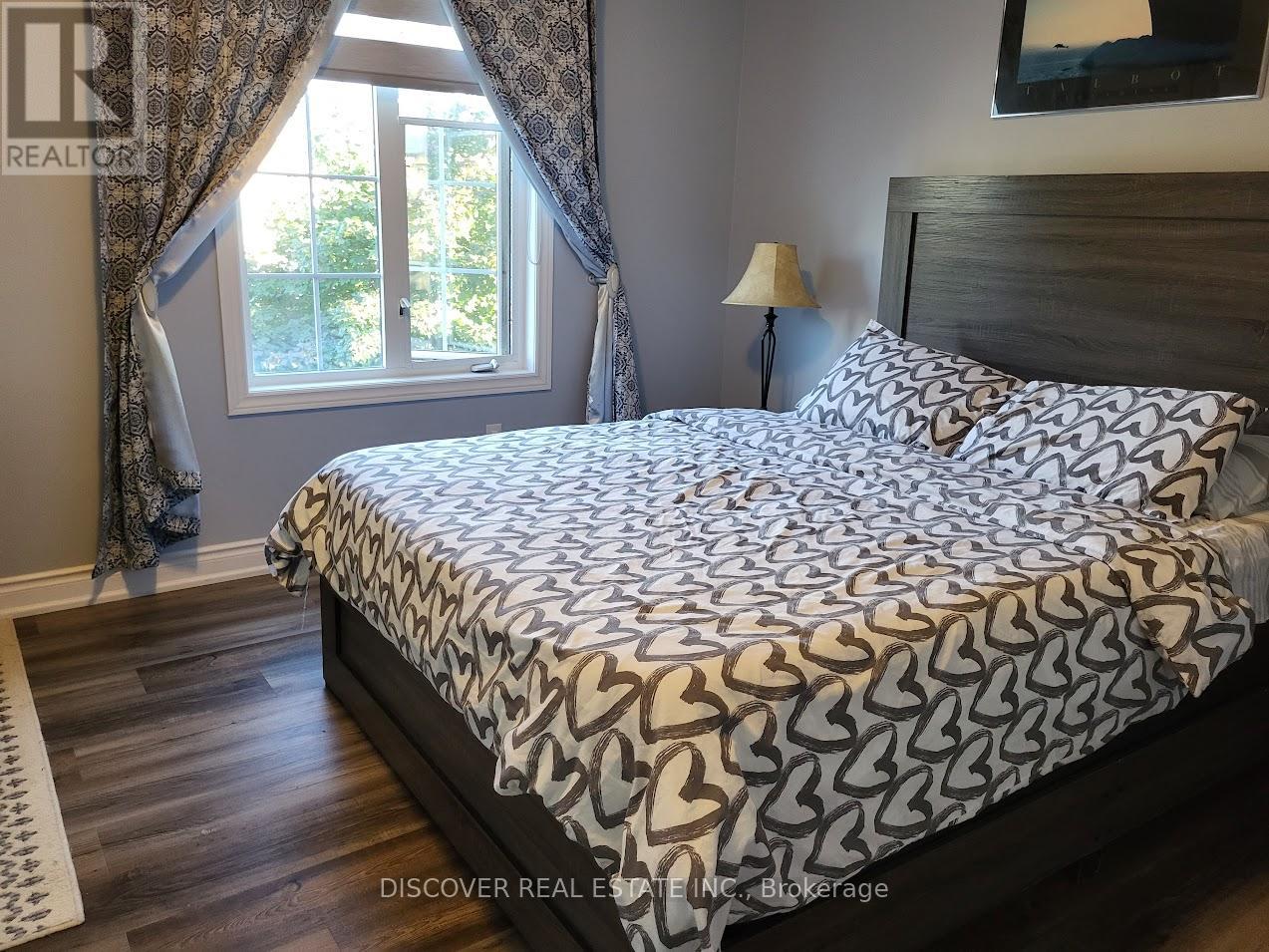 5806 Rainberry Drive, Mississauga, Ontario  L5M 6S2 - Photo 9 - W13724184