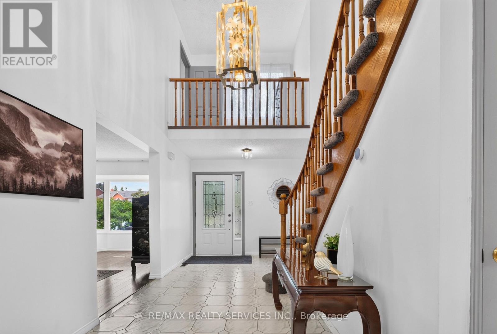 30 Nasmith Street, Brampton, Ontario  L6S 4Z2 - Photo 4 - W13724190