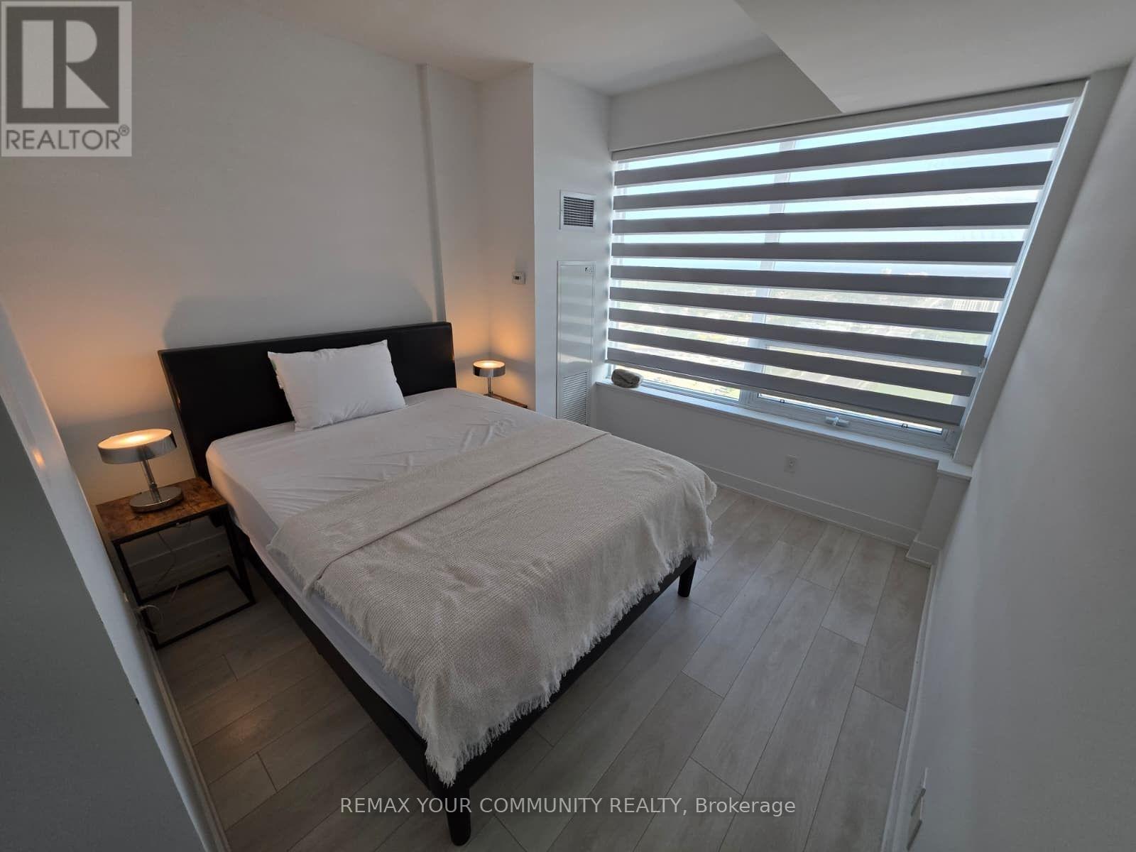 2010 - 297 Oak Walk Drive, Oakville, Ontario  L6H 6Z3 - Photo 18 - W13715116