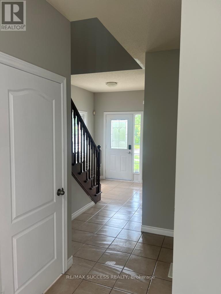 28 Dartmouth Gate, Hamilton, Ontario  L8E 0B9 - Photo 2 - X13724156