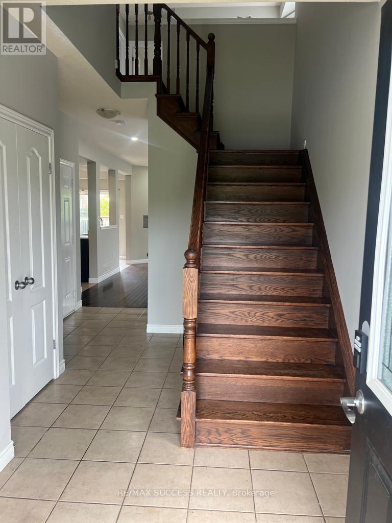 28 Dartmouth Gate, Hamilton, Ontario  L8E 0B9 - Photo 3 - X13724156