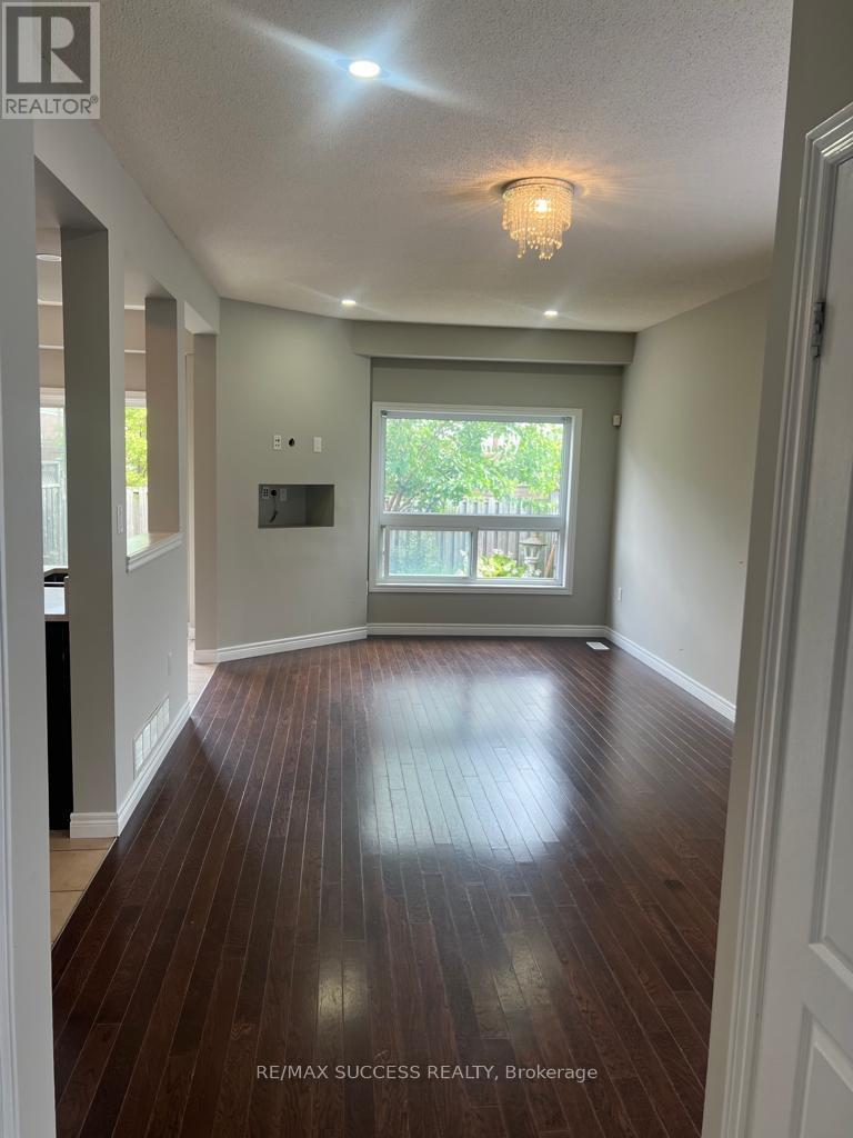 28 Dartmouth Gate, Hamilton, Ontario  L8E 0B9 - Photo 4 - X13724156
