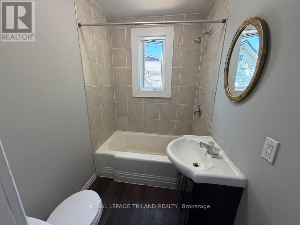 B - 202 Colborne Street, London East, Ontario  N6B 2S2 - Photo 5 - X13724216
