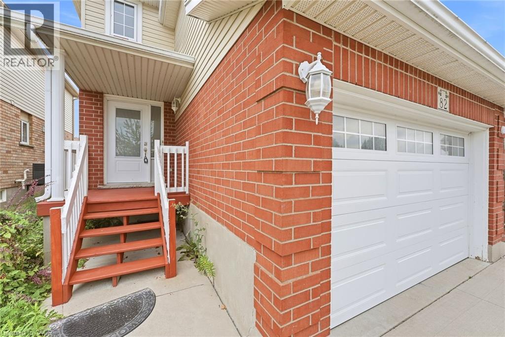 82 Bridlewreath Street, Kitchener, Ontario N2E 3V6 - Photo 2 - 40857763
