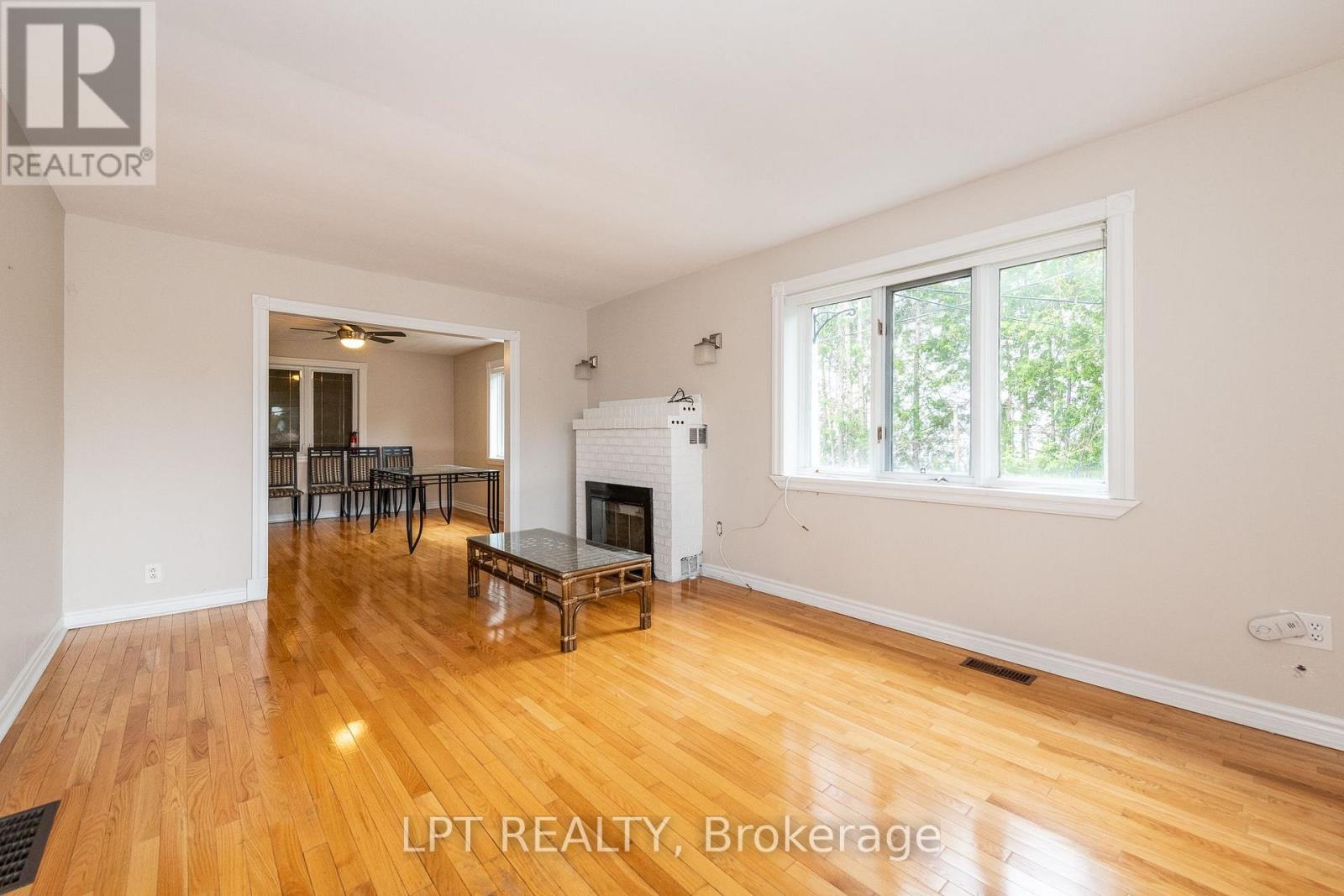 1474 Goth Avenue, Ottawa, Ontario K1T 1E4 - Photo 6 - X13724202