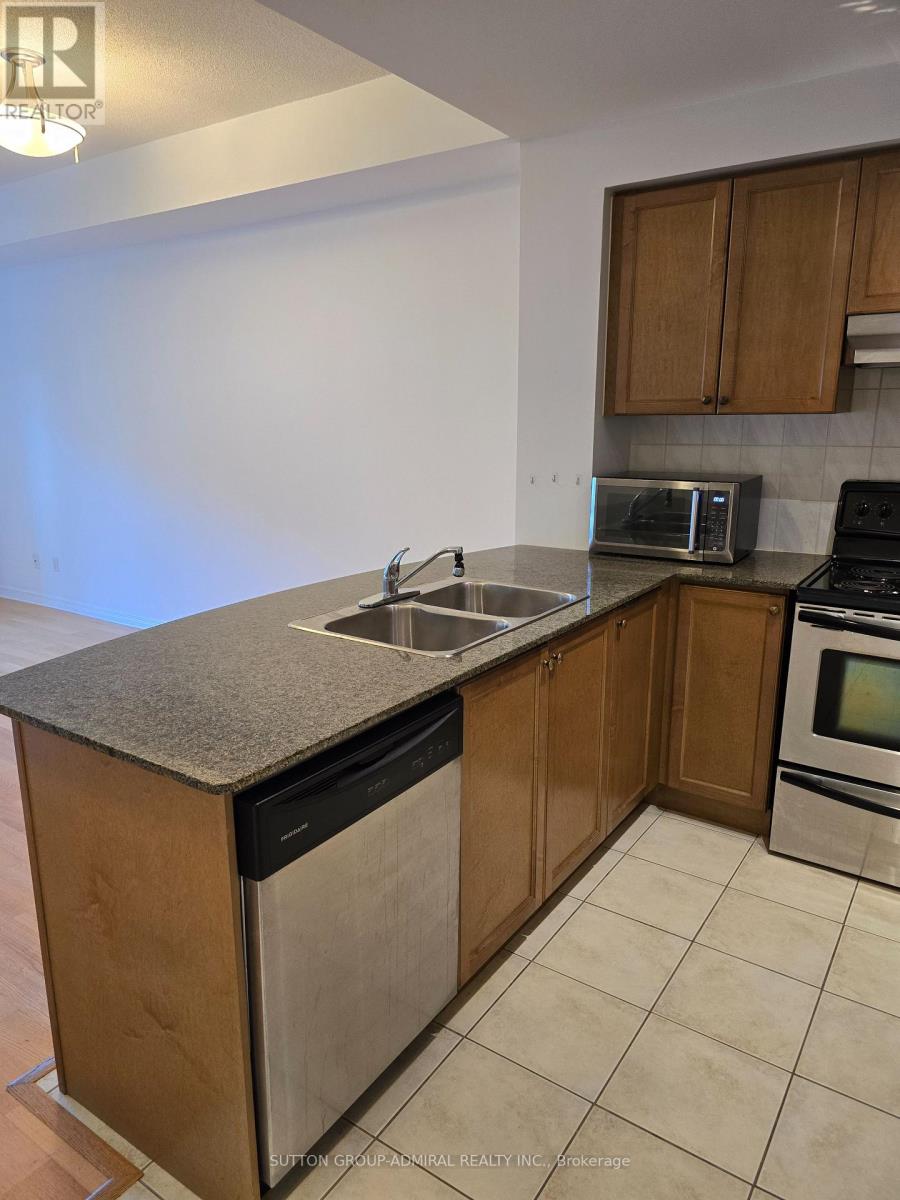 315 - 2 Maison Parc Court, Vaughan, Ontario  L4J 9K4 - Photo 10 - N13724218