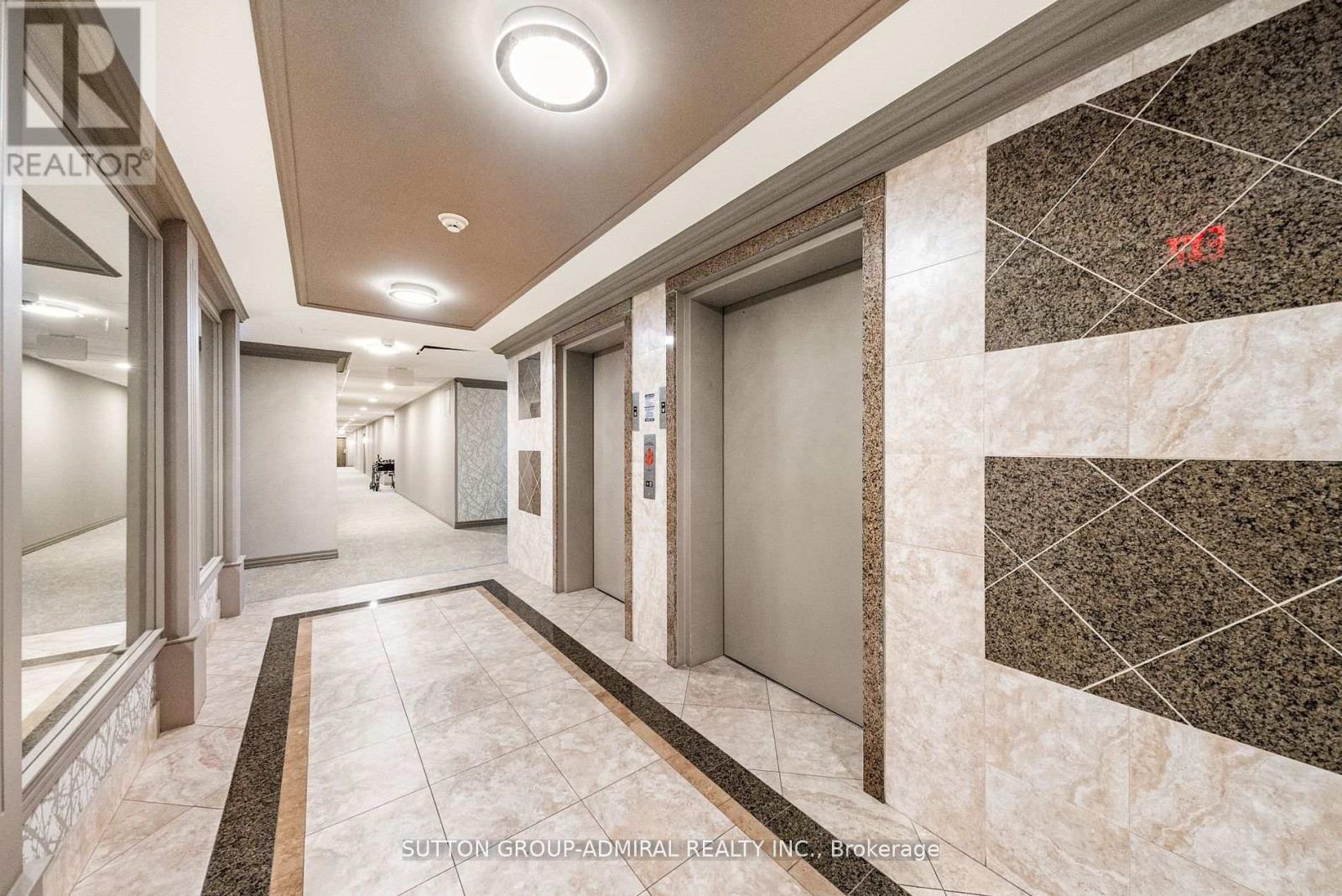 315 - 2 Maison Parc Court, Vaughan, Ontario  L4J 9K4 - Photo 4 - N13724218