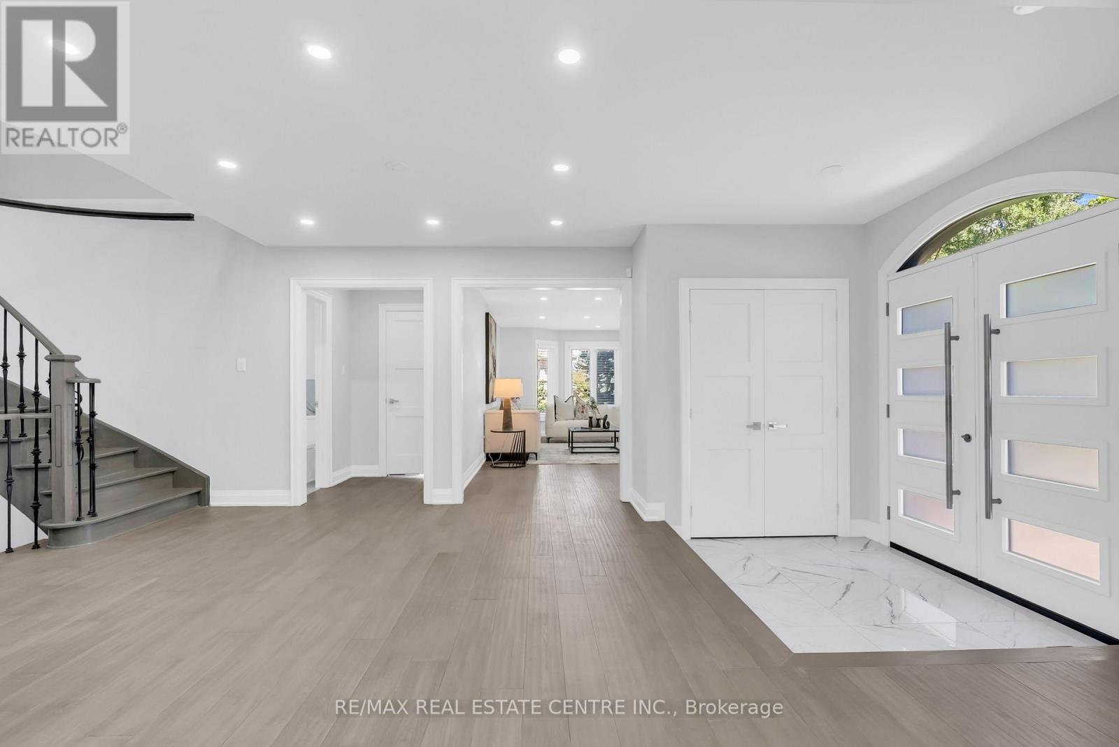 5078 Frybrook Court, Mississauga, Ontario L5M 5A8 - Photo 6 - W13724204