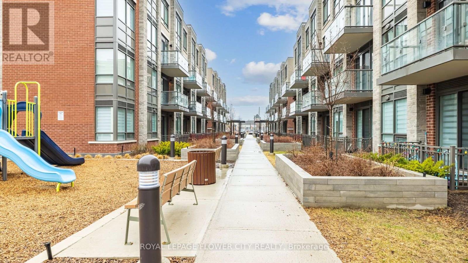 253 - 65 Attmar Drive E, Brampton, Ontario  L6P 0Y6 - Photo 2 - W13724238