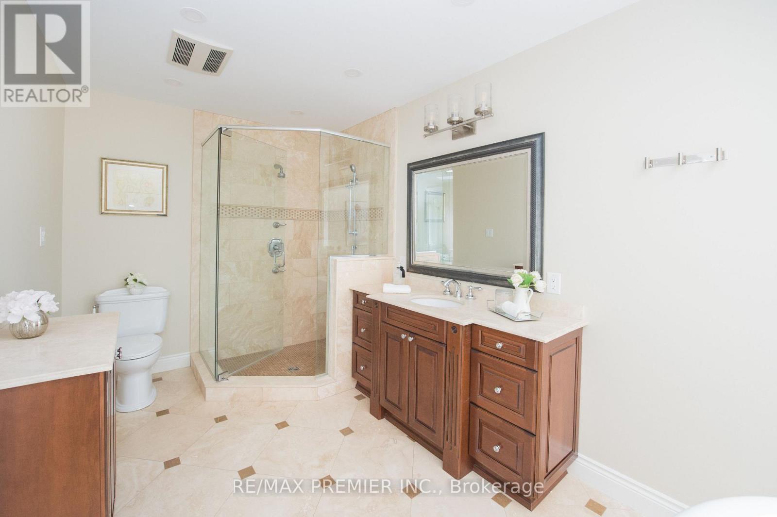 2064 Dickson Road, Mississauga, Ontario  L5B 1Y6 - Photo 35 - W13723862