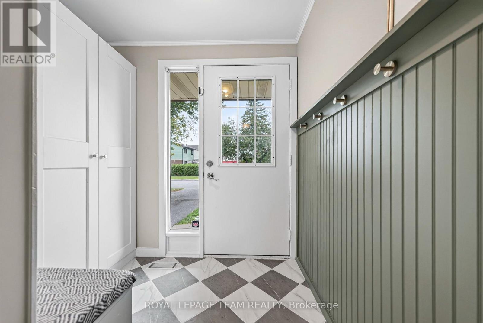 2333 Cotters Crescent, Ottawa, Ontario  K1V 8Y7 - Photo 4 - X13724258