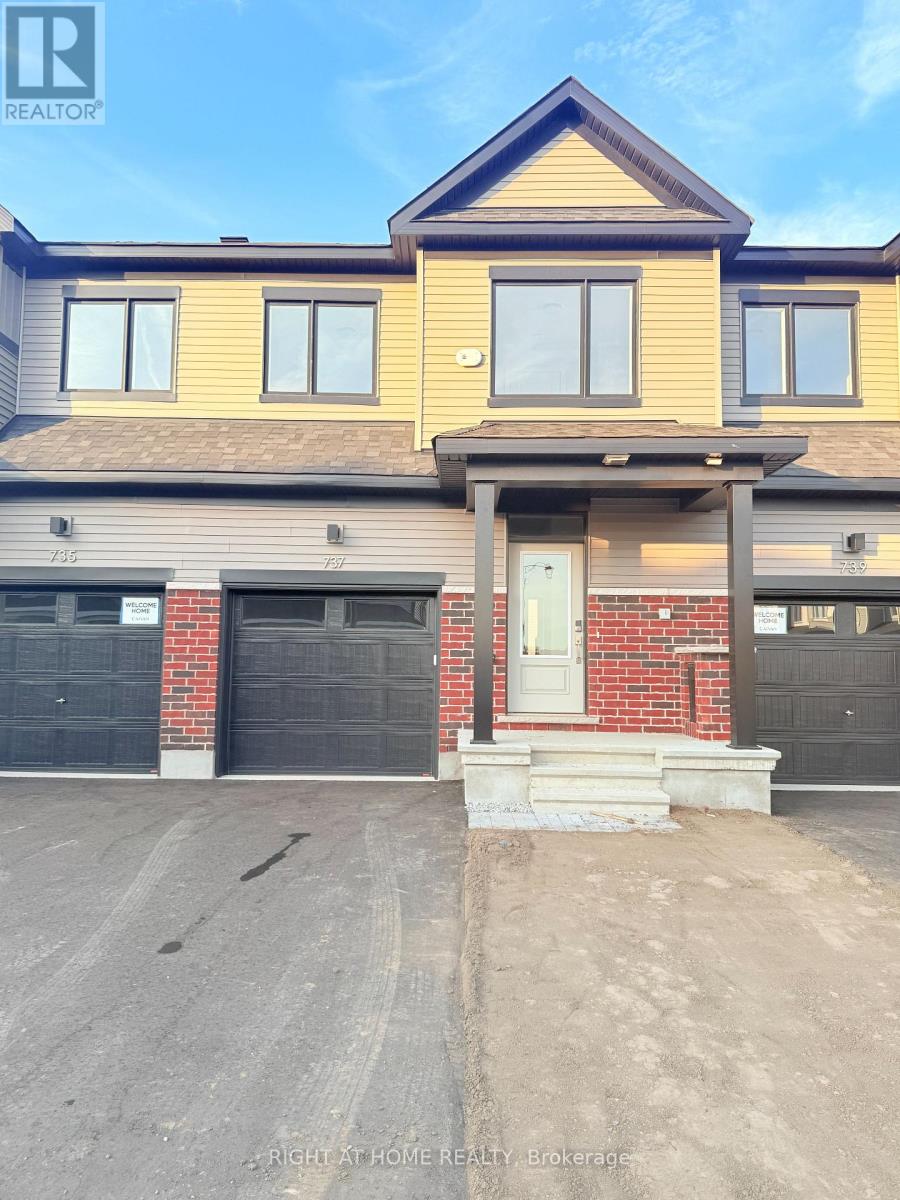 737 Haflinger Row, Ottawa, Ontario K0A 2Z0 - Photo 2 - X13724260