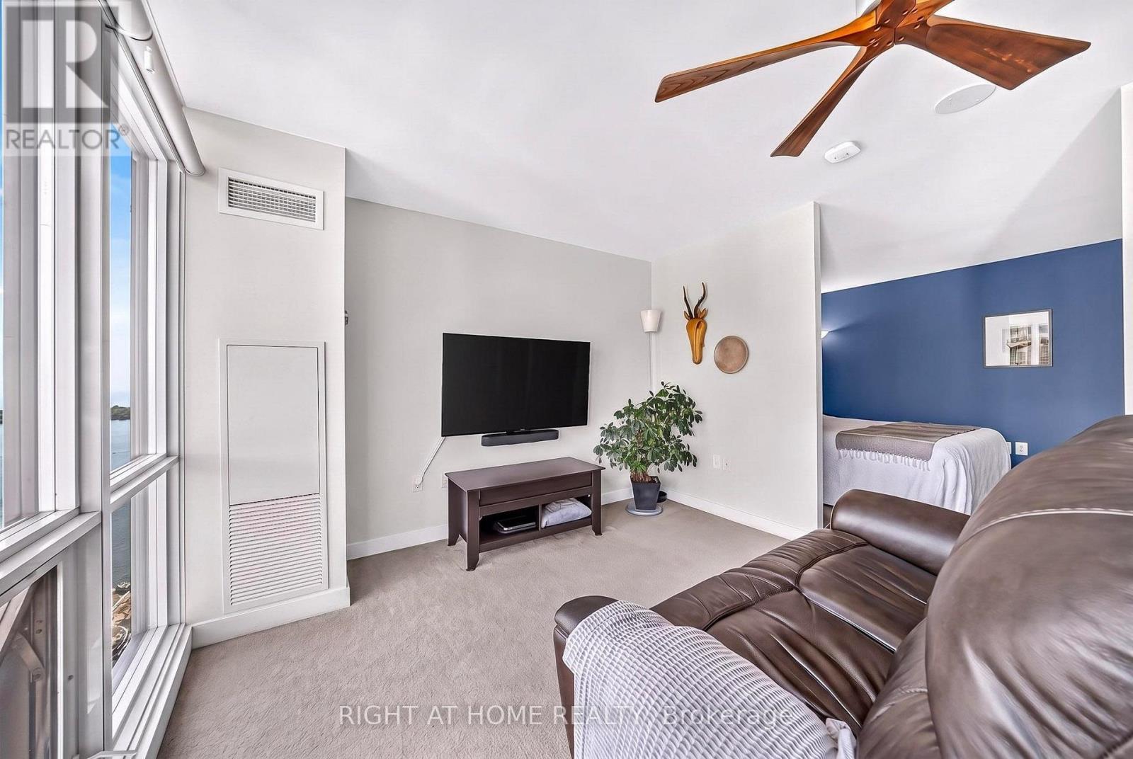5509 - 11 Brunel Court, Toronto, Ontario  M5V 3Y3 - Photo 11 - C13724244