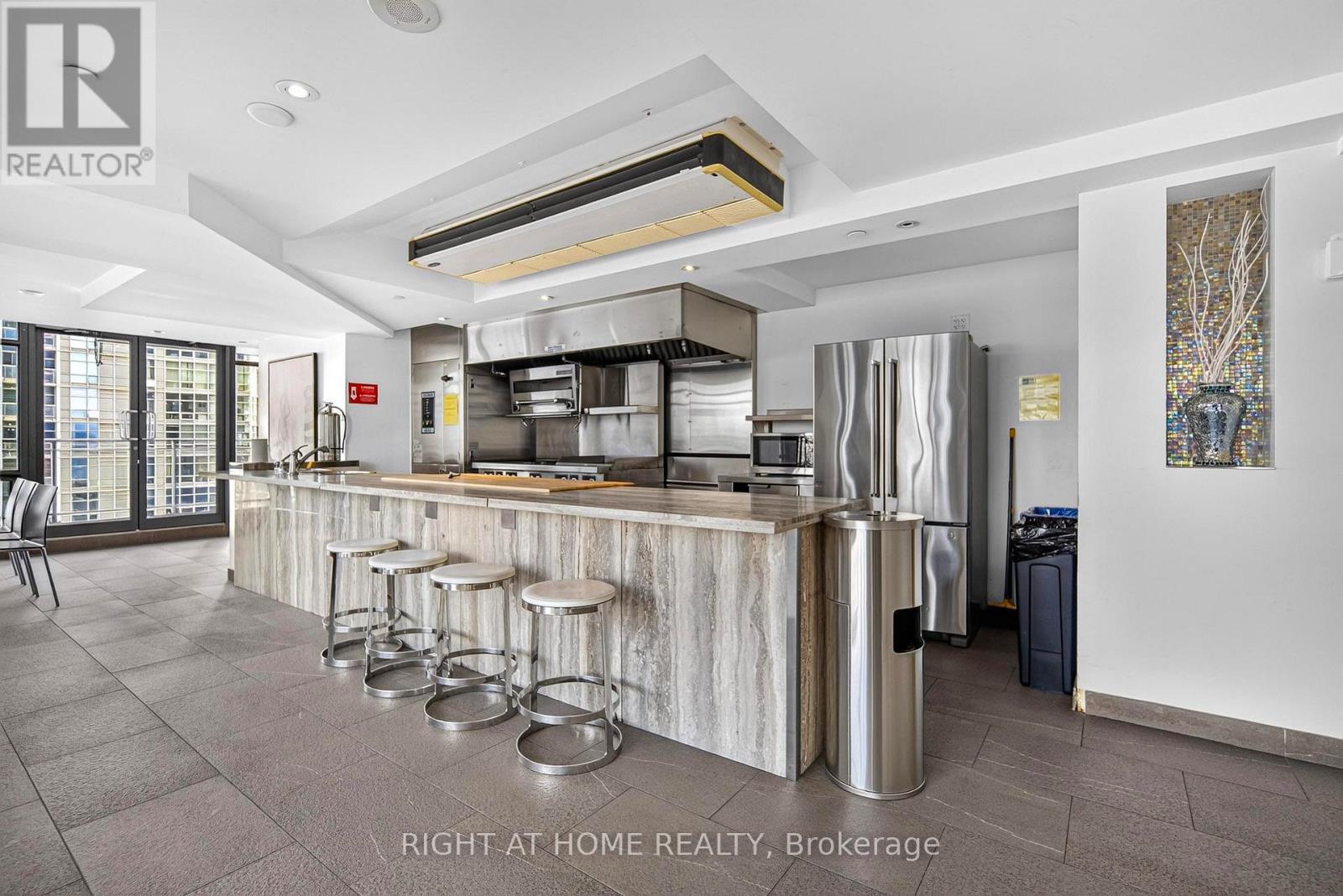5509 - 11 Brunel Court, Toronto, Ontario  M5V 3Y3 - Photo 26 - C13724244