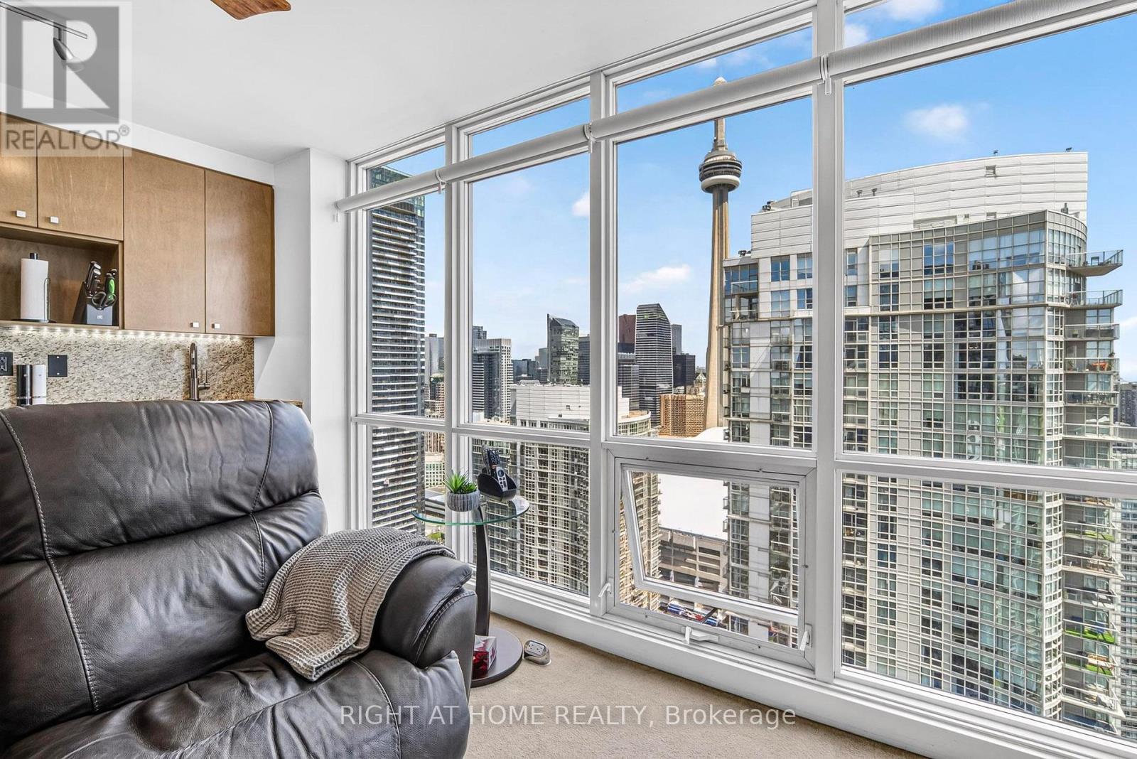 5509 - 11 Brunel Court, Toronto, Ontario  M5V 3Y3 - Photo 5 - C13724244