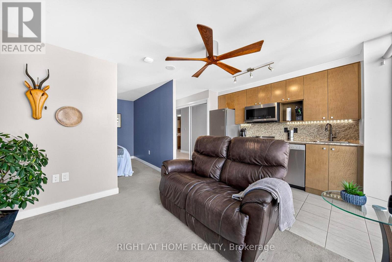 5509 - 11 Brunel Court, Toronto, Ontario  M5V 3Y3 - Photo 6 - C13724244