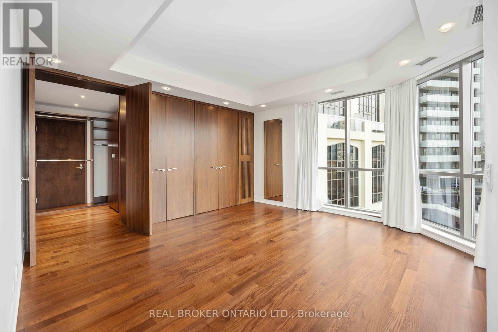 701 - 3 MCALPINE STREET, Toronto, Ontario