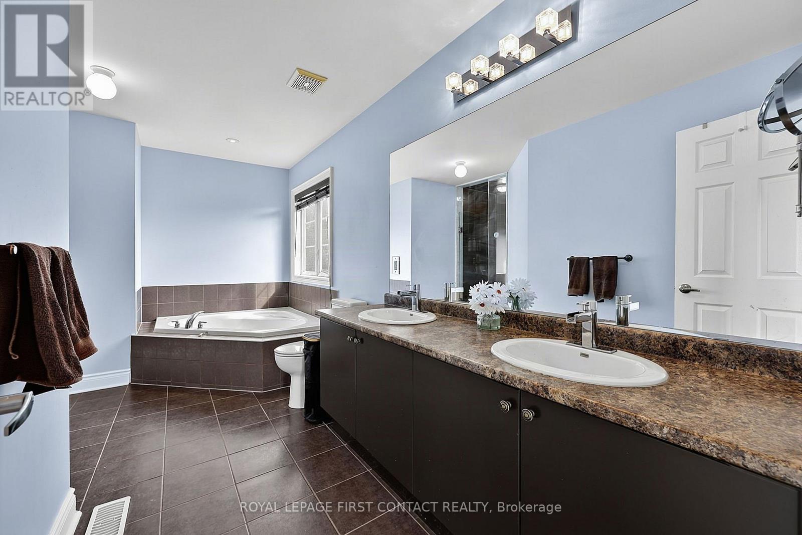 36 Regalia Way, Barrie, Ontario  L4M 7H8 - Photo 24 - S13724266