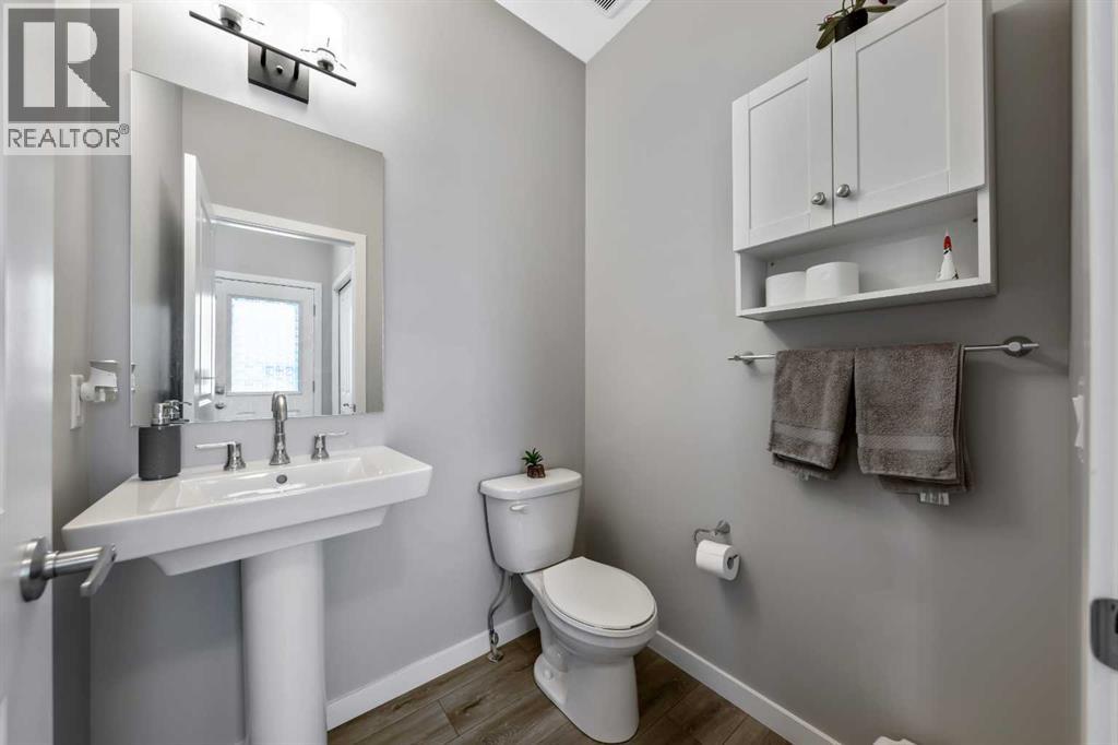 384 Chinook Gate Close SW, Airdrie, Alberta  T4B 4V3 - Photo 10 - A2327469