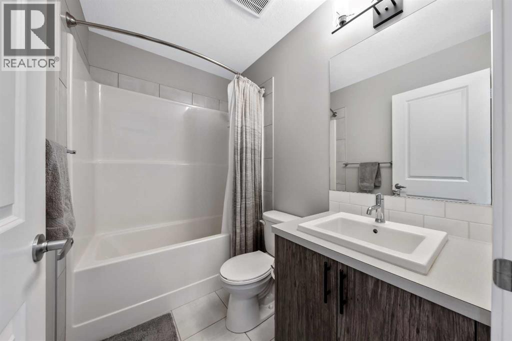 384 Chinook Gate Close SW, Airdrie, Alberta  T4B 4V3 - Photo 14 - A2327469