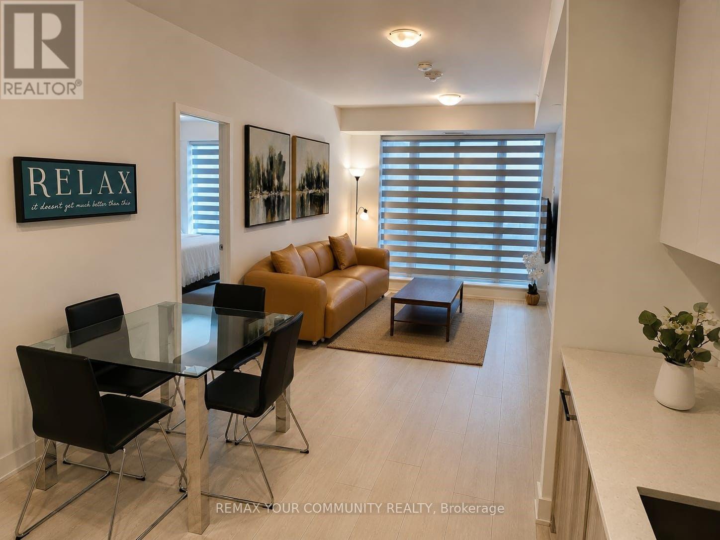 2010 - 297 Oak Walk Drive, Oakville, Ontario L6H 6Z3 - Photo 2 - W13715116