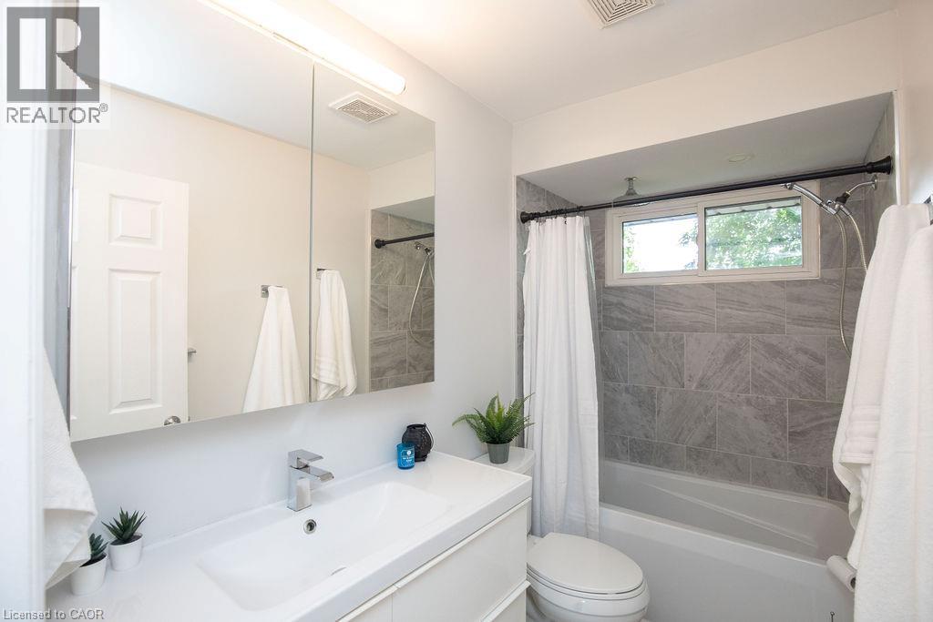 57 Valery Court, Hamilton, Ontario  L9C 2W2 - Photo 30 - 40859199
