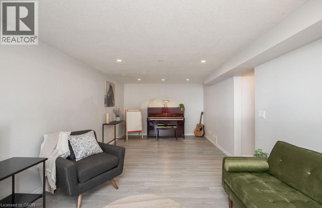 57 Valery Court, Hamilton, Ontario  L9C 2W2 - Photo 47 - 40859199