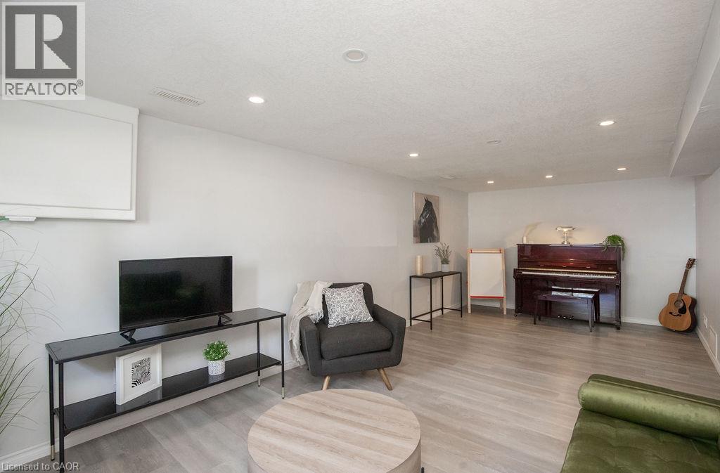 57 Valery Court, Hamilton, Ontario  L9C 2W2 - Photo 46 - 40859199