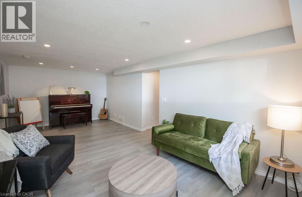 57 Valery Court, Hamilton, Ontario  L9C 2W2 - Photo 48 - 40859199