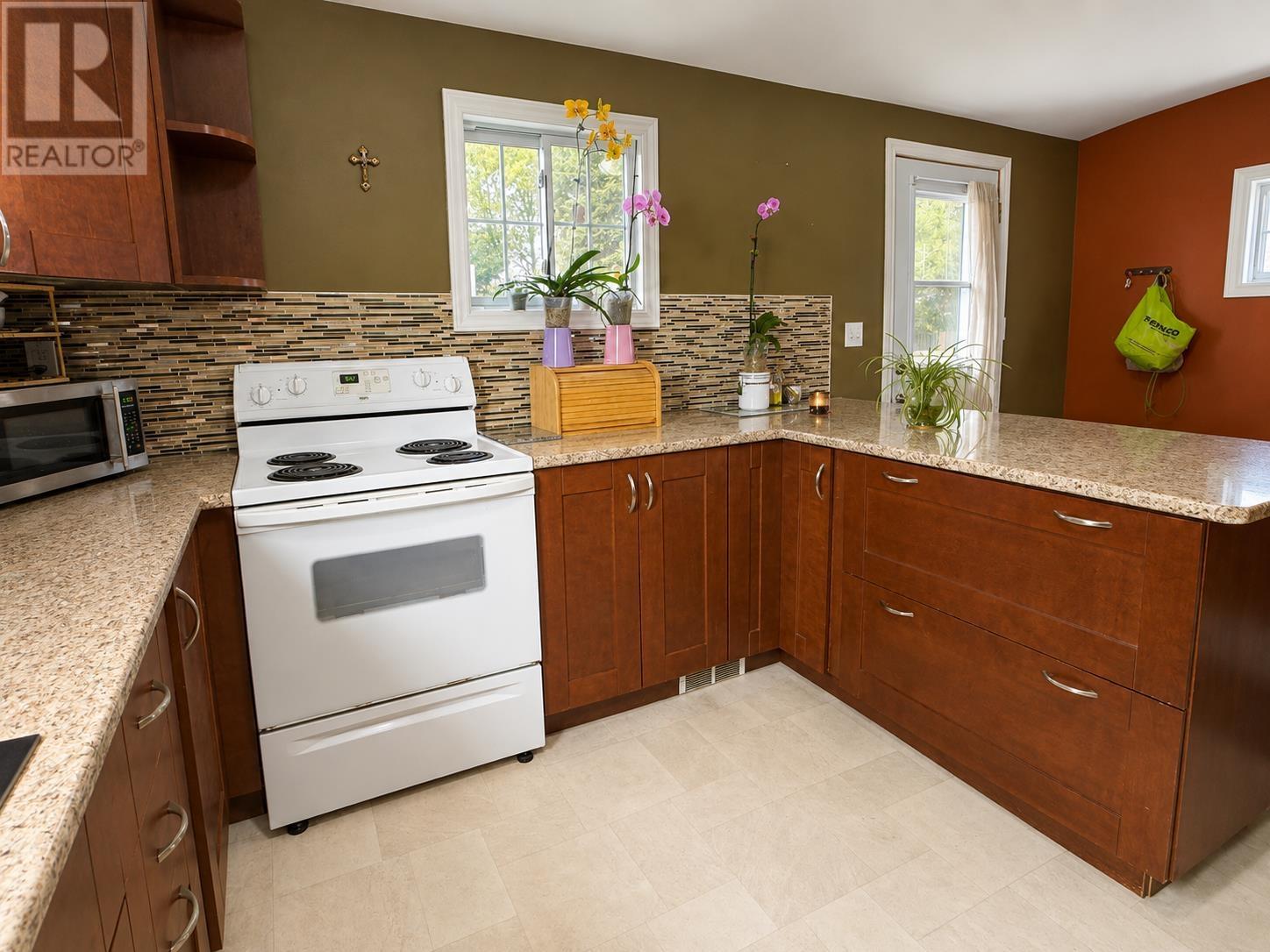 334 Morse Street, Thunder Bay, Ontario  P7A 1G3 - Photo 4 - TB2602526