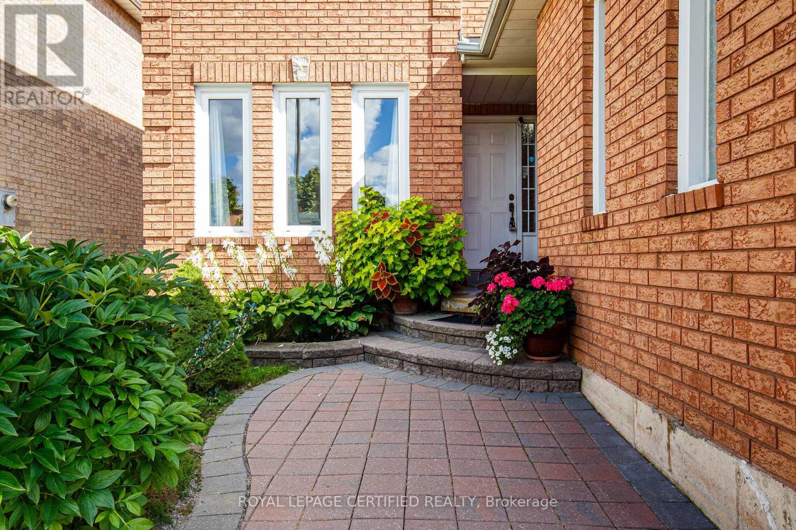 1448 Rose Haven Road, Mississauga, Ontario  L5V 1H1 - Photo 3 - W13724314