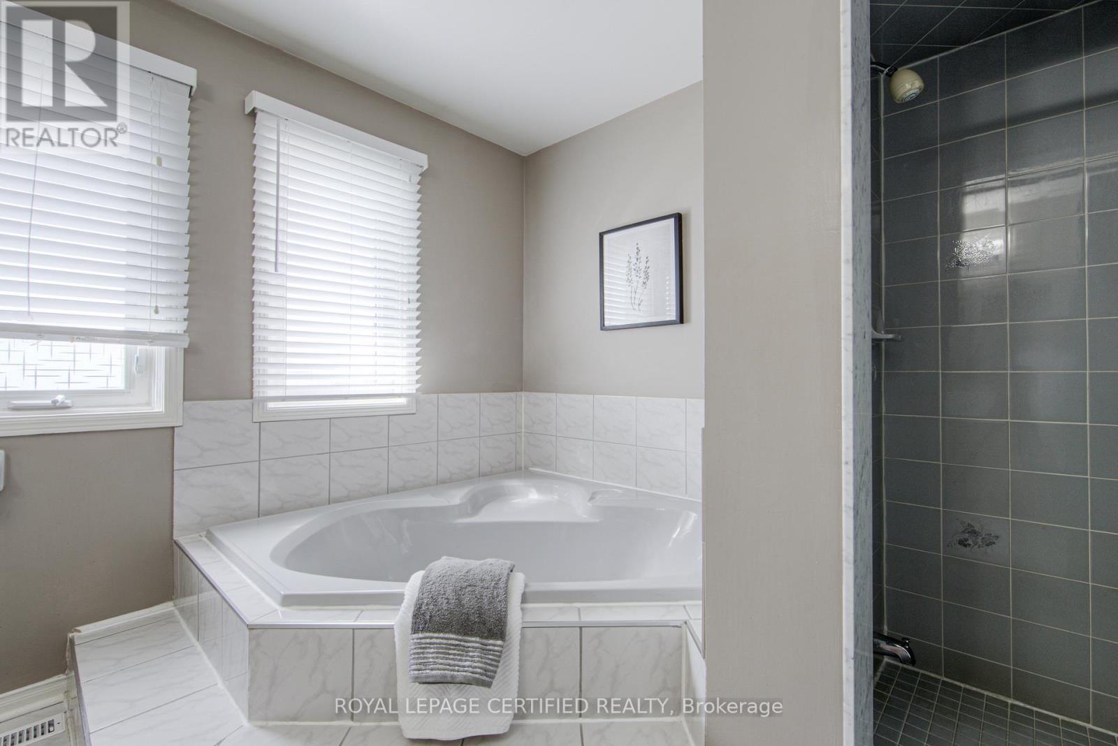 1448 Rose Haven Road, Mississauga, Ontario  L5V 1H1 - Photo 30 - W13724314