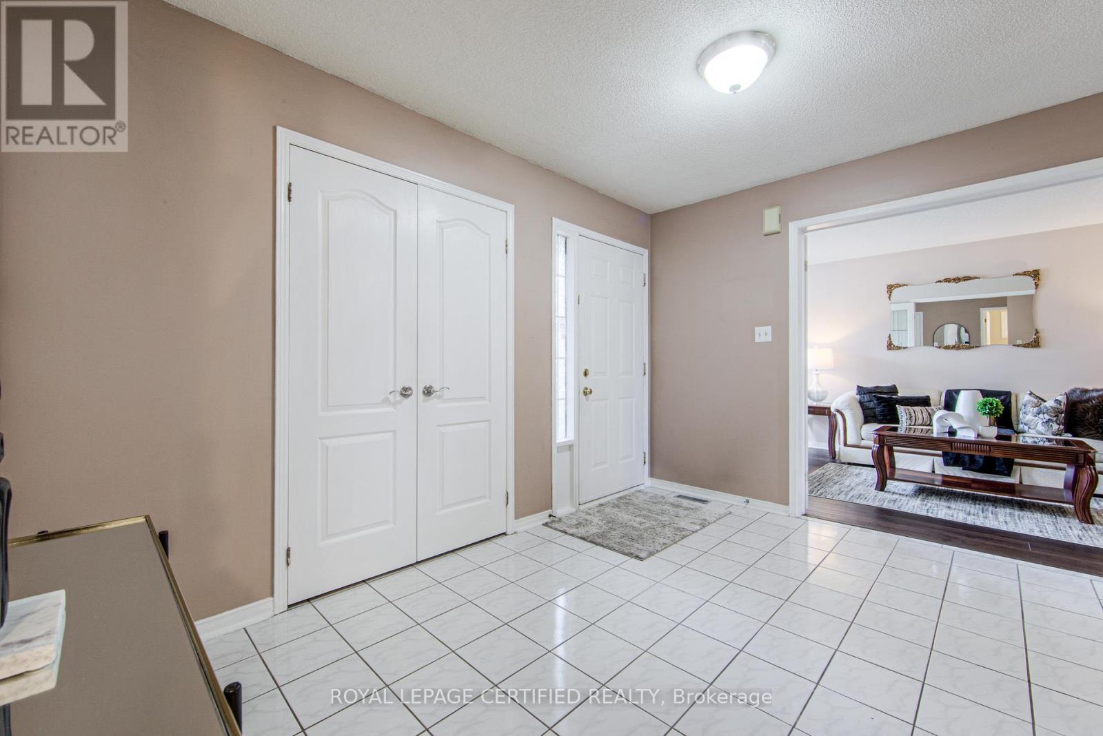 1448 Rose Haven Road, Mississauga, Ontario  L5V 1H1 - Photo 5 - W13724314