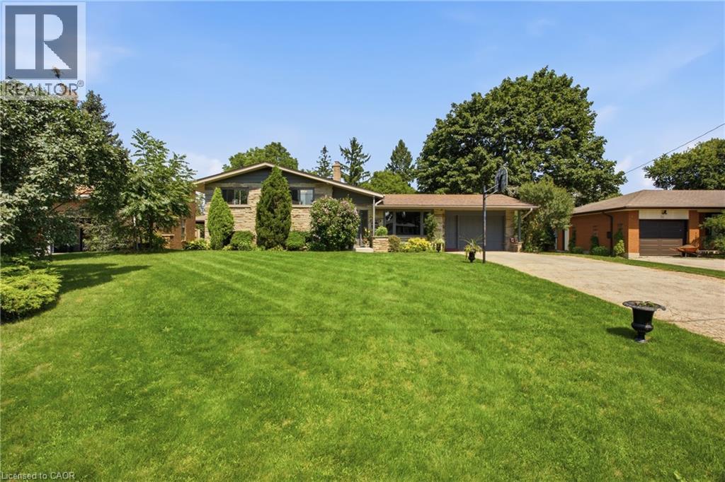 28 ALICE Crescent, Petersburg, Ontario