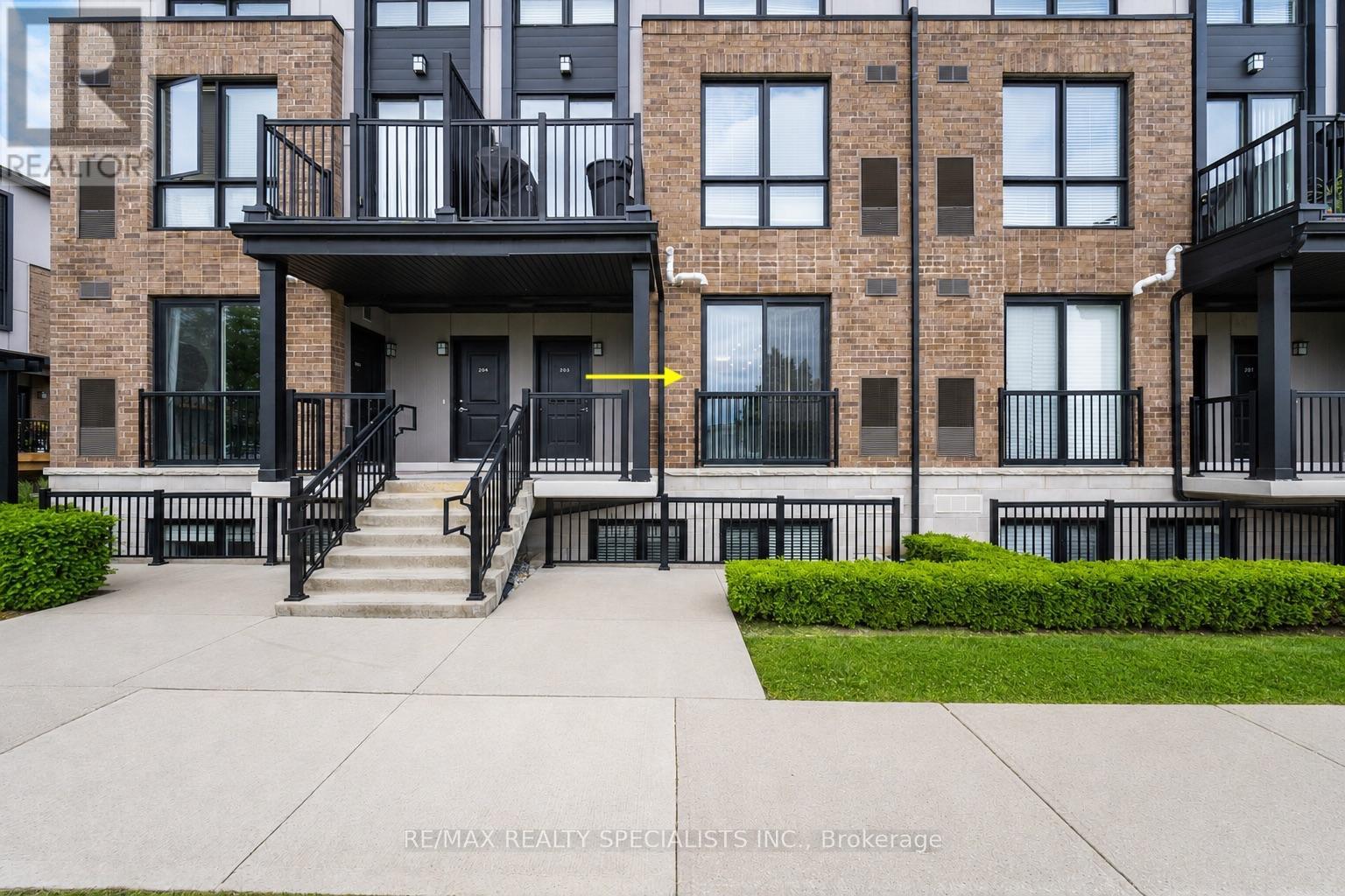 103 - 1208 Main Street E, Milton, Ontario L9T 9K7 - Photo 2 - W13724296
