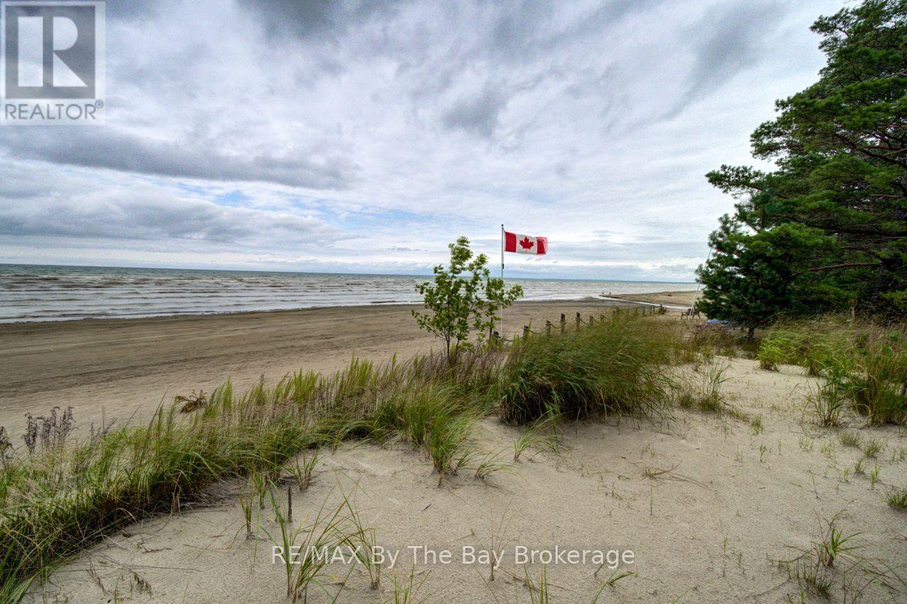 1170 Shore Lane, Wasaga Beach, Ontario  L9Z 1Z8 - Photo 31 - S13724358