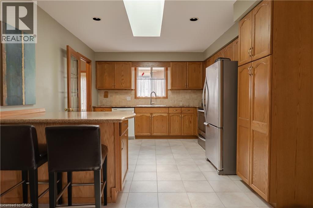 54 Republic Avenue, Hamilton, Ontario  L9B 2G7 - Photo 7 - 40859175
