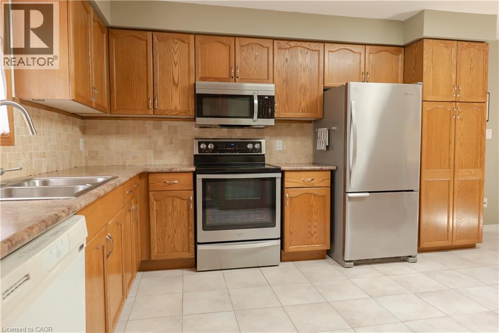 54 Republic Avenue, Hamilton, Ontario  L9B 2G7 - Photo 8 - 40859175