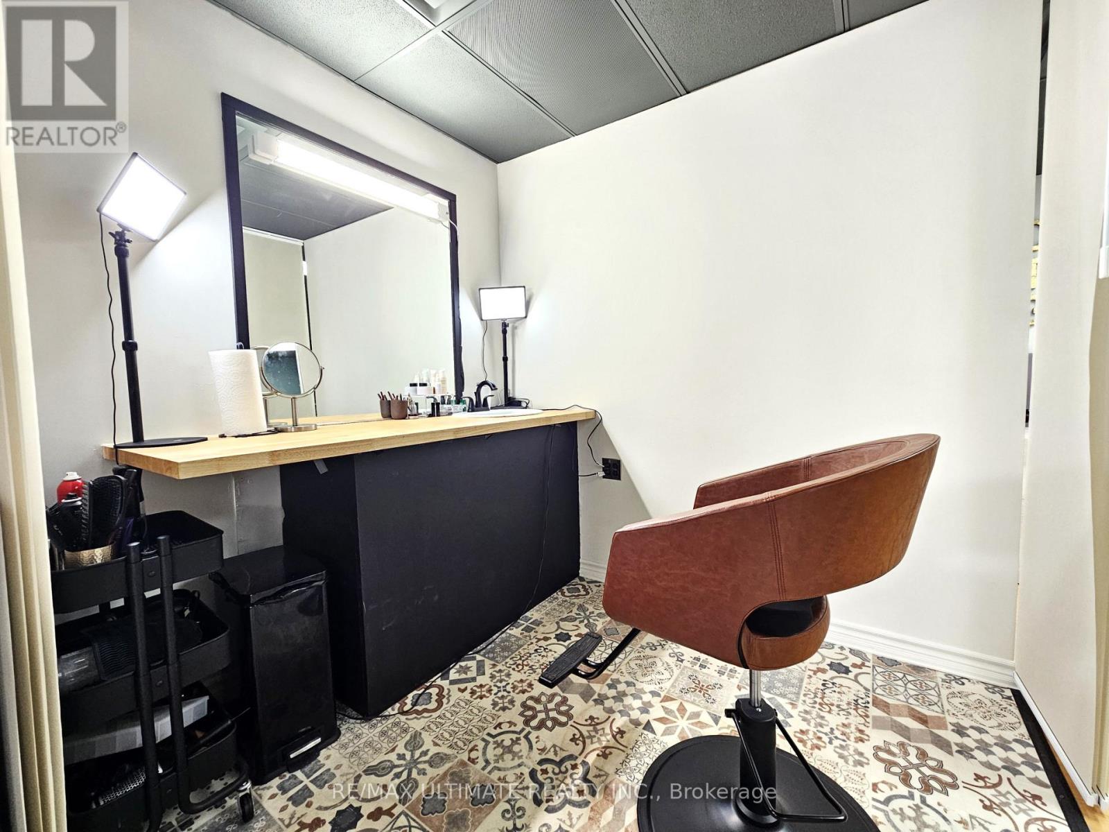 2007a Yonge Street, Toronto, Ontario  M4S 1Z8 - Photo 11 - C13724322