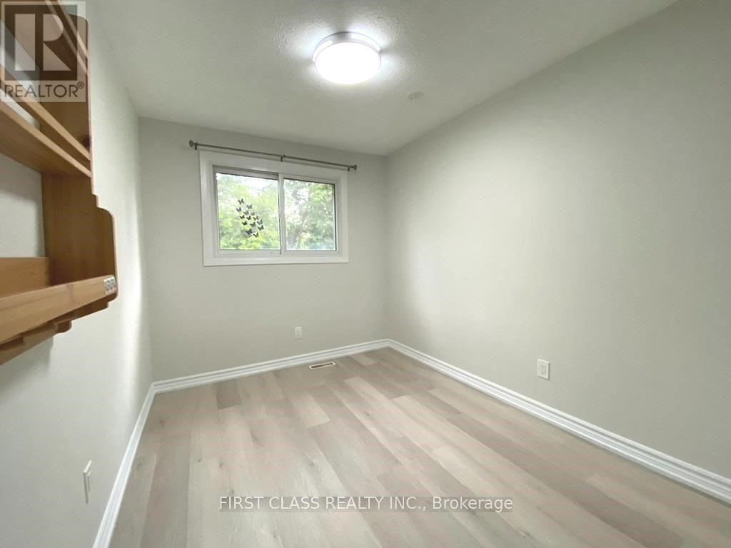 53 Hollyberry Trail, Toronto (Hillcrest Village), Ontario  M2H 2N9 - Photo 7 - C13724344