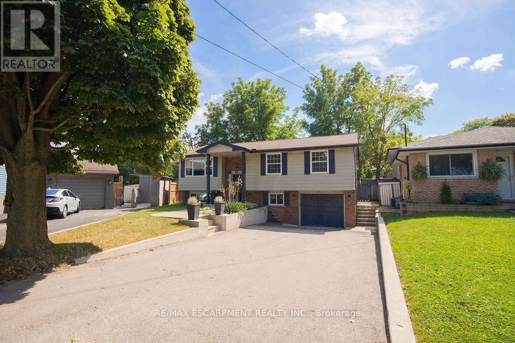 57 VALERY COURT, Hamilton, Ontario