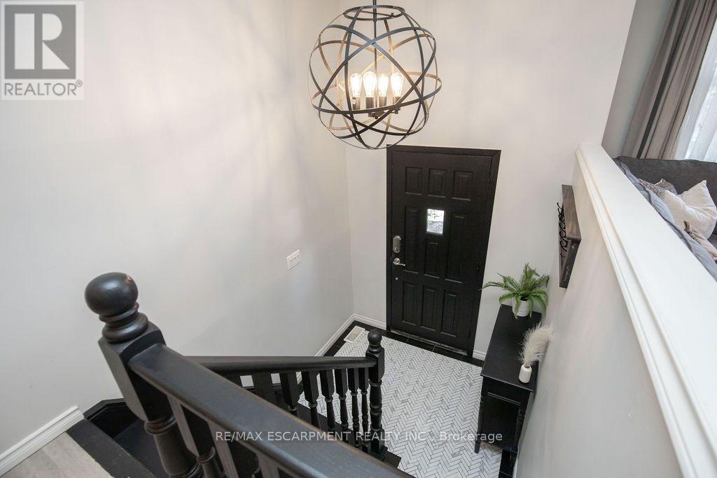 57 Valery Court, Hamilton, Ontario L9C 2W2 - Photo 25 - X13724364