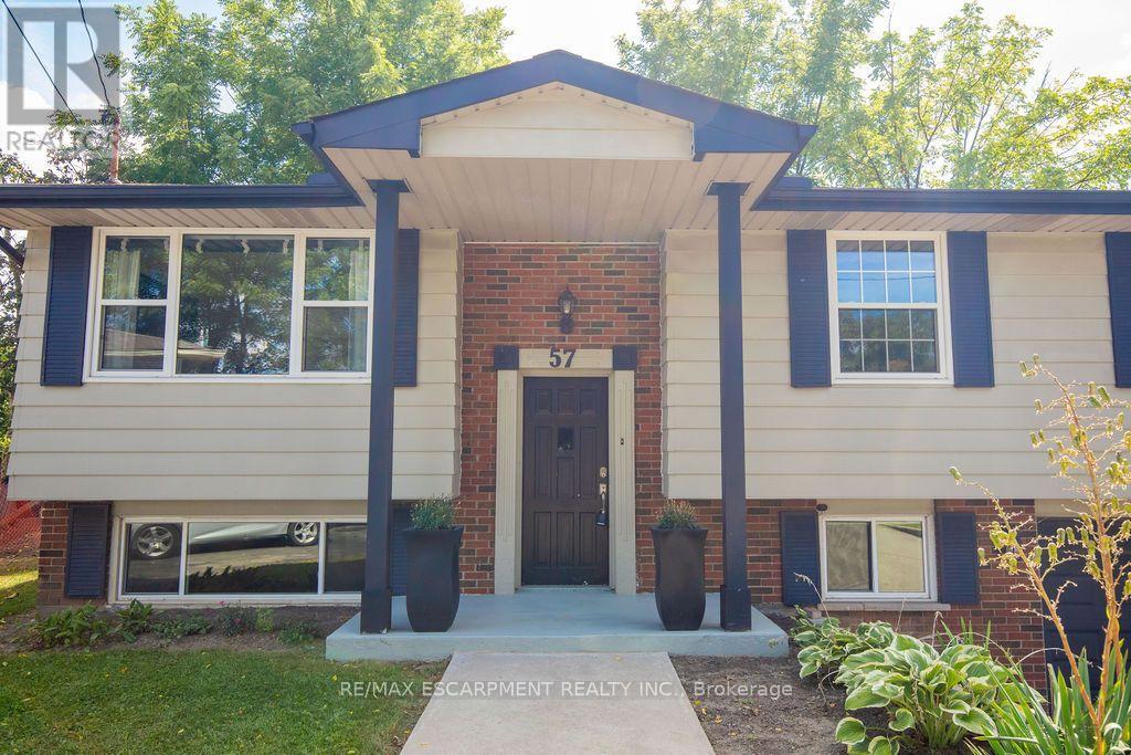 57 Valery Court, Hamilton, Ontario L9C 2W2 - Photo 3 - X13724364