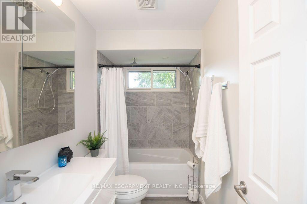 57 Valery Court, Hamilton, Ontario L9C 2W2 - Photo 31 - X13724364