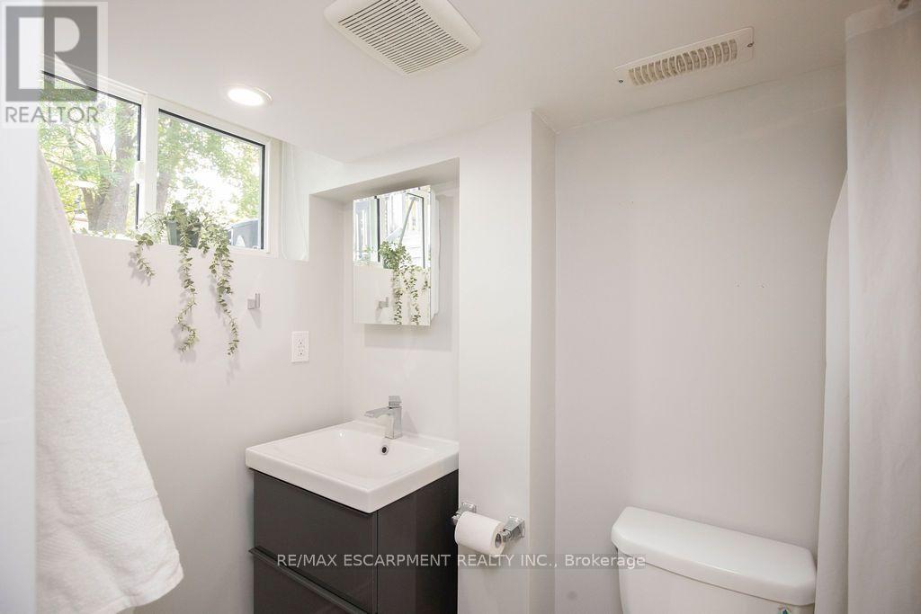 57 Valery Court, Hamilton, Ontario L9C 2W2 - Photo 38 - X13724364